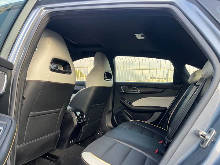 Фото 10 - MG Motor 6