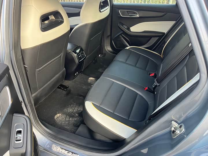 Фото 8 - MG Motor 6