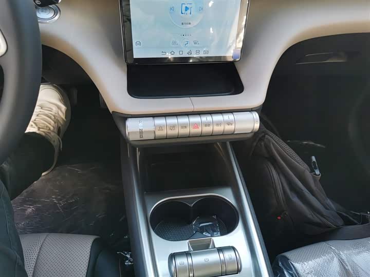 Фото 14 - BYD Dolphin