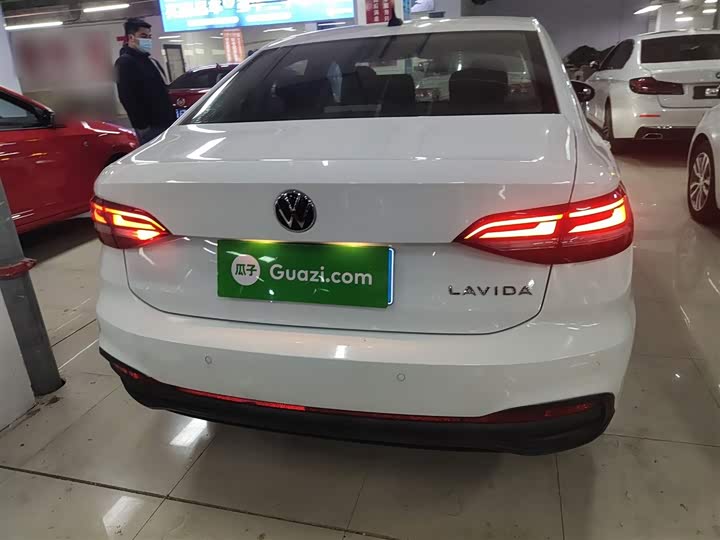 Фото 6 - Volkswagen Lavida