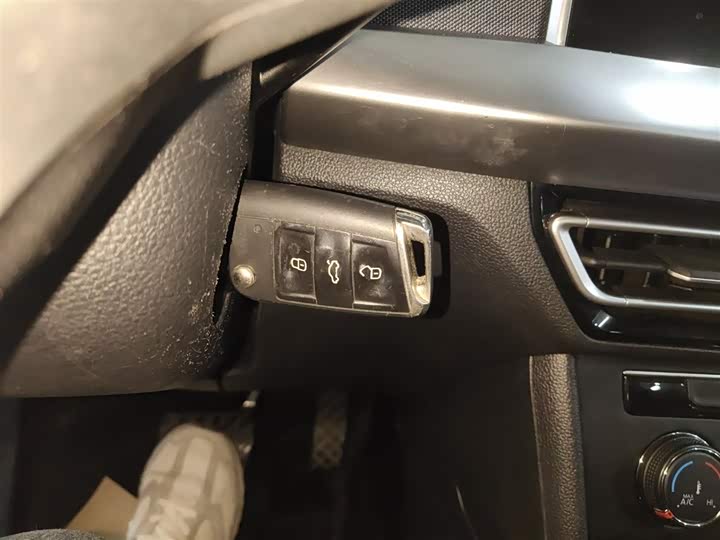 Фото 9 - Volkswagen Lavida