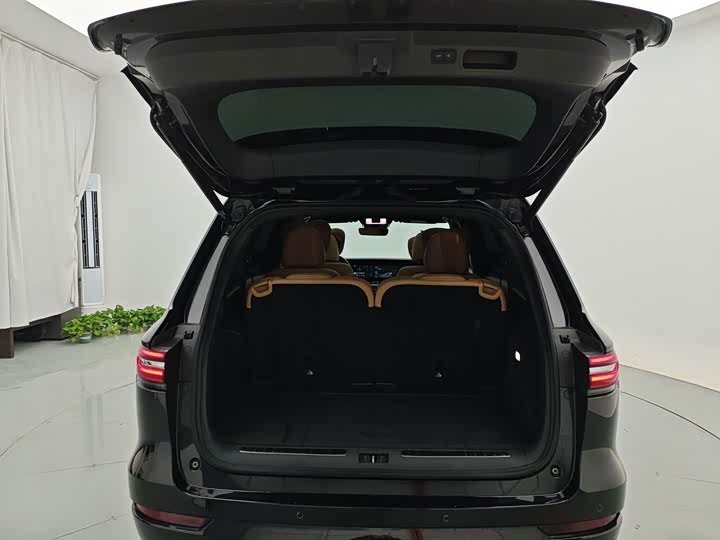 Фото 15 - LiXiang One