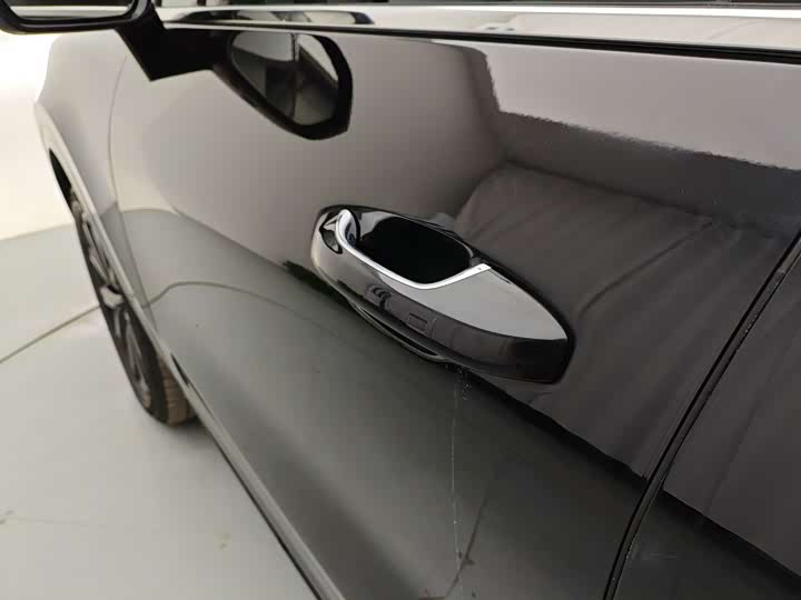 Фото 22 - LiXiang One