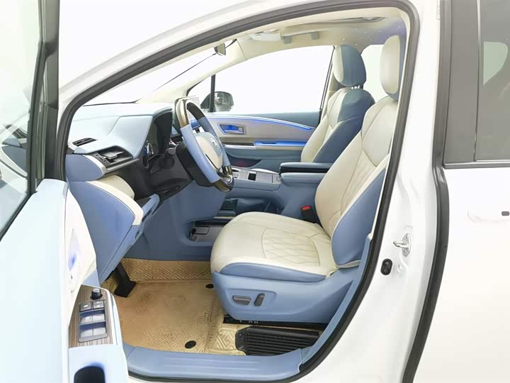 Фото 10 - Toyota Sienna