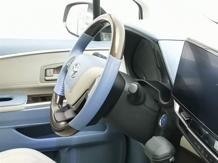 Фото 22 - Toyota Sienna