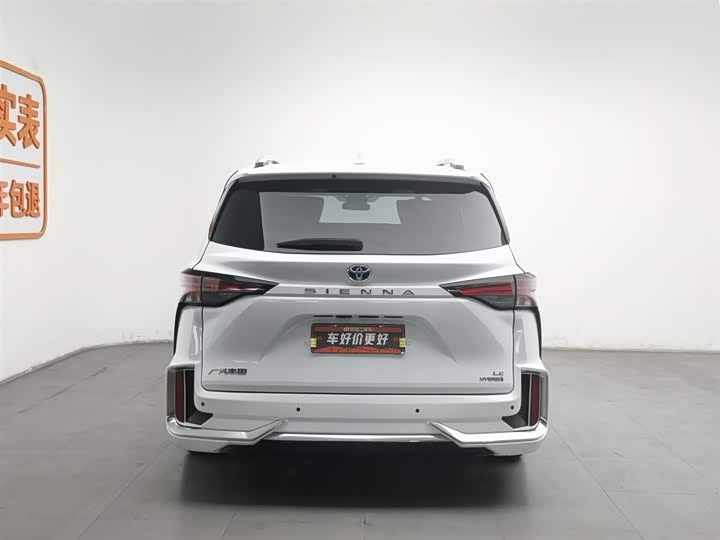 Фото 4 - Toyota Sienna