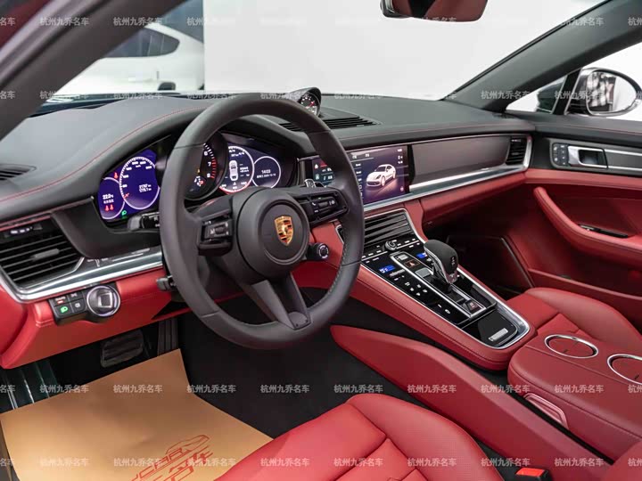 Фото 14 - Porsche Panamera