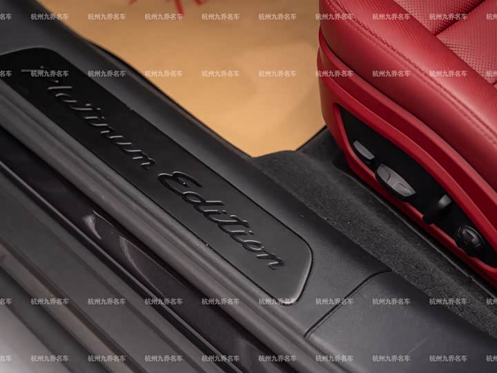 Фото 25 - Porsche Panamera