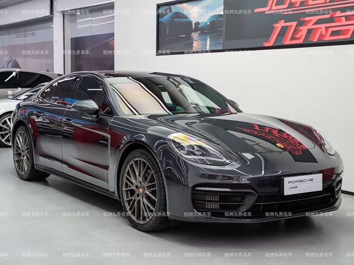 Фото 3 - Porsche Panamera