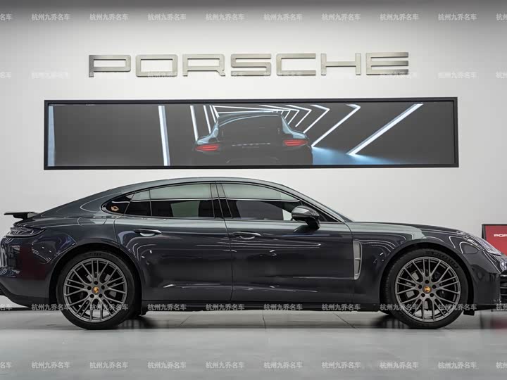 Фото 4 - Porsche Panamera