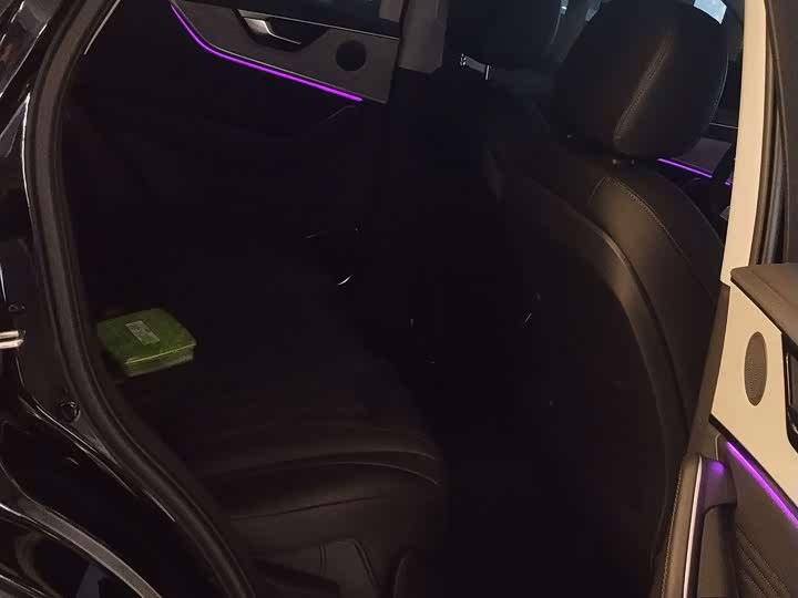 Фото 7 - Hongqi HS5