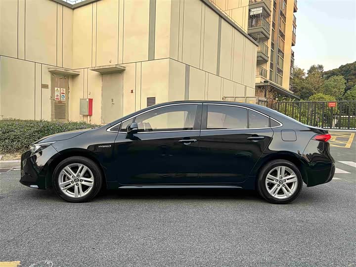 Фото 2 - Toyota Levin