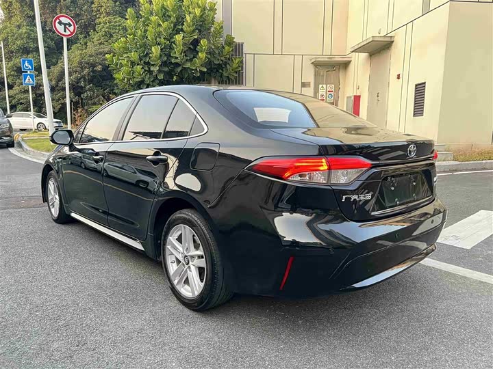 Фото 3 - Toyota Levin