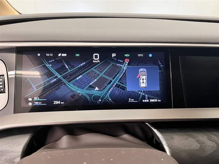 Фото 14 - Denza D9