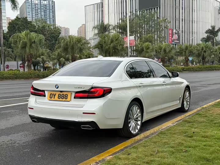 Фото 16 - BMW 5 Series