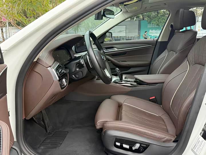 Фото 5 - BMW 5 Series