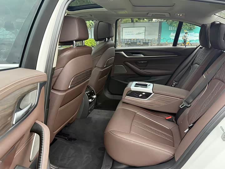 Фото 6 - BMW 5 Series