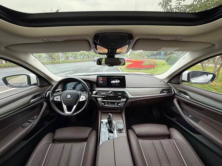 Фото 9 - BMW 5 Series