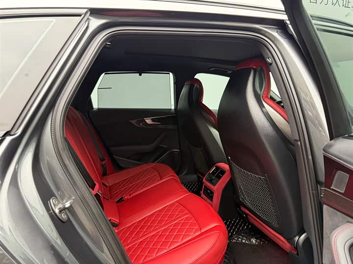 Фото 13 - Audi S4