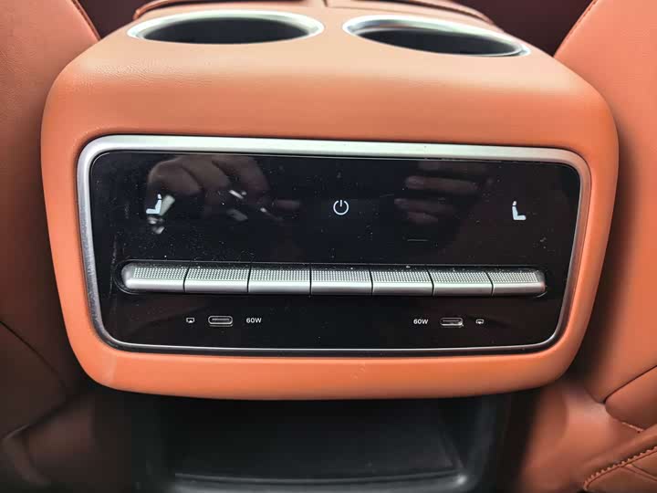 Фото 13 - LiXiang L8