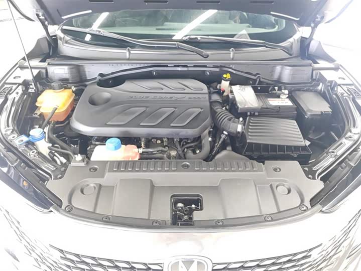 Фото 10 - Changan UNI-T