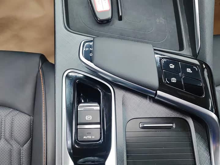 Фото 16 - Changan UNI-T