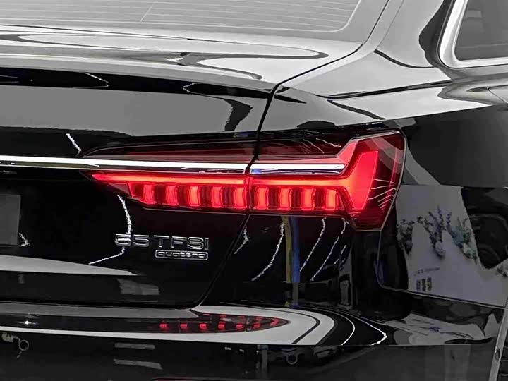 Фото 16 - Audi A6L