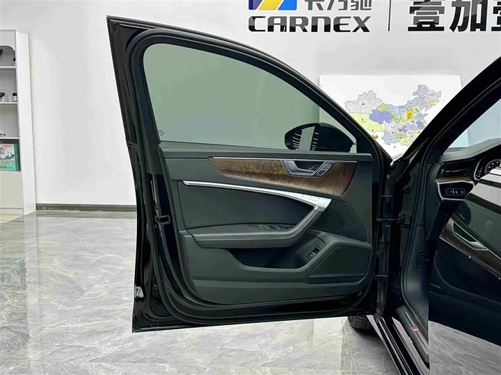 Фото 5 - Audi A6L