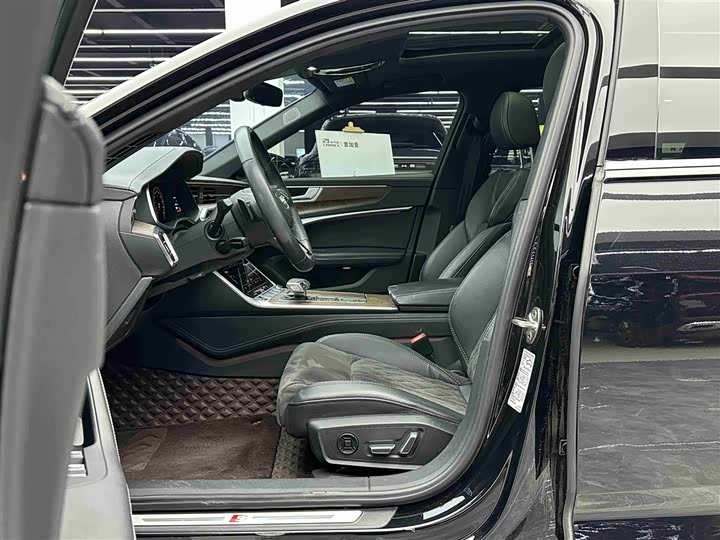 Фото 6 - Audi A6L