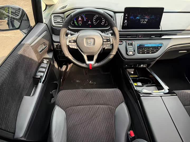 Фото 13 - Honda Elysion