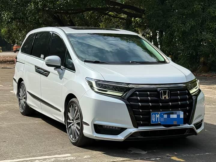 Фото 3 - Honda Elysion