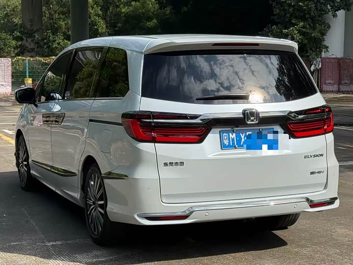 Фото 5 - Honda Elysion