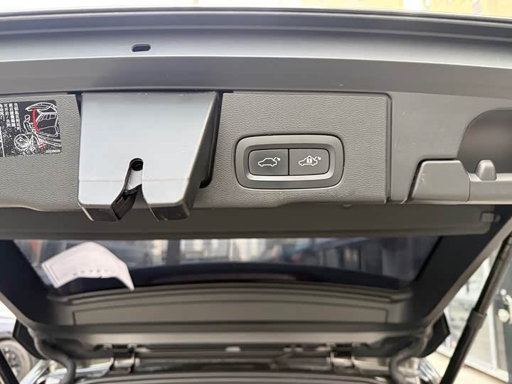 Фото 12 - Volvo XC60