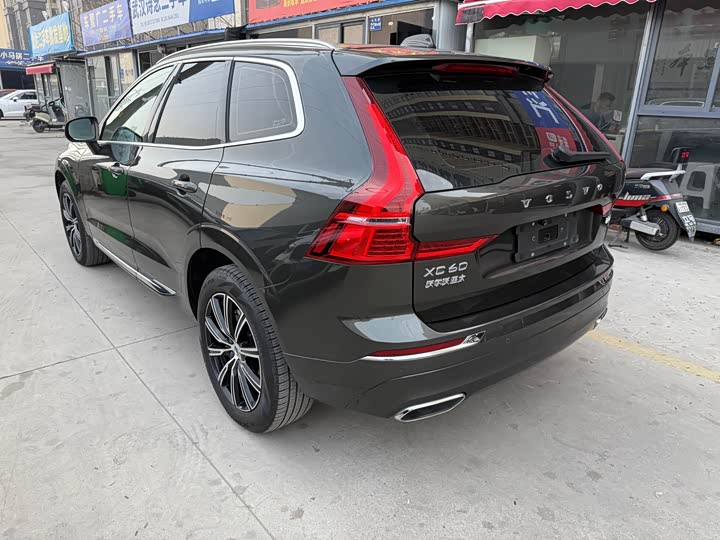 Фото 4 - Volvo XC60