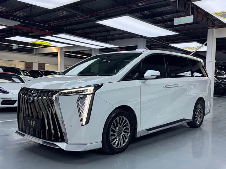 Фото 1 - GAC Trumpchi M8