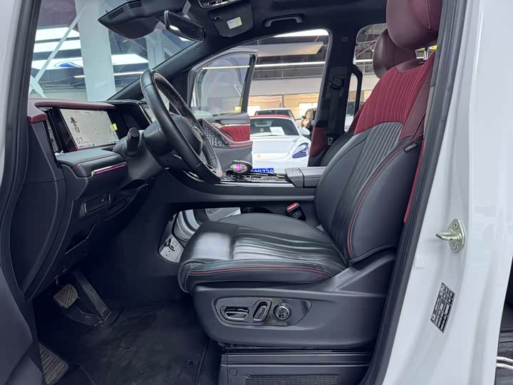 Фото 4 - GAC Trumpchi M8