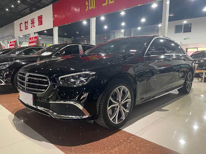 Фото 1 - Mercedes-Benz E-Class