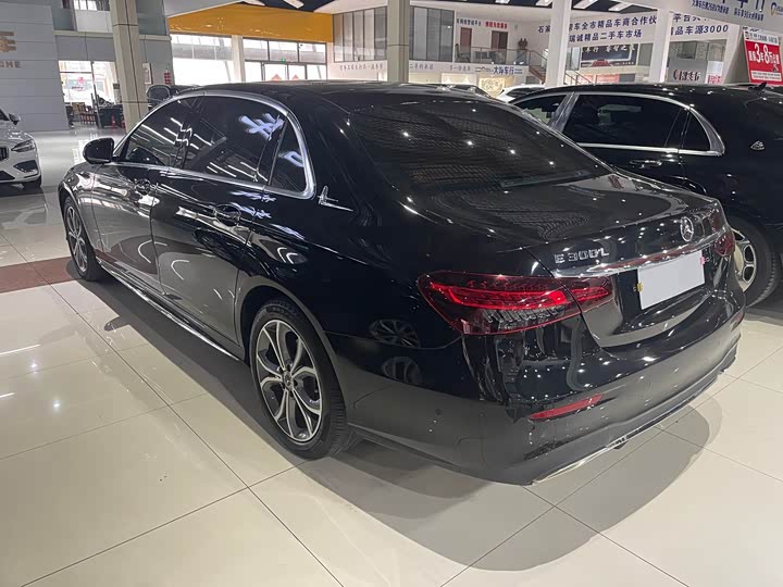 Фото 6 - Mercedes-Benz E-Class