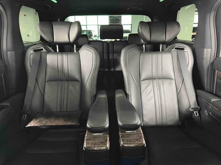 Фото 25 - Toyota Vellfire