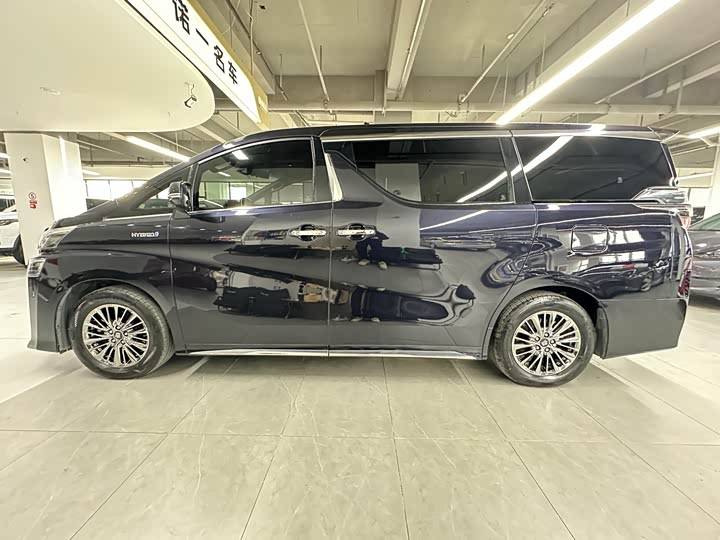 Фото 3 - Toyota Vellfire