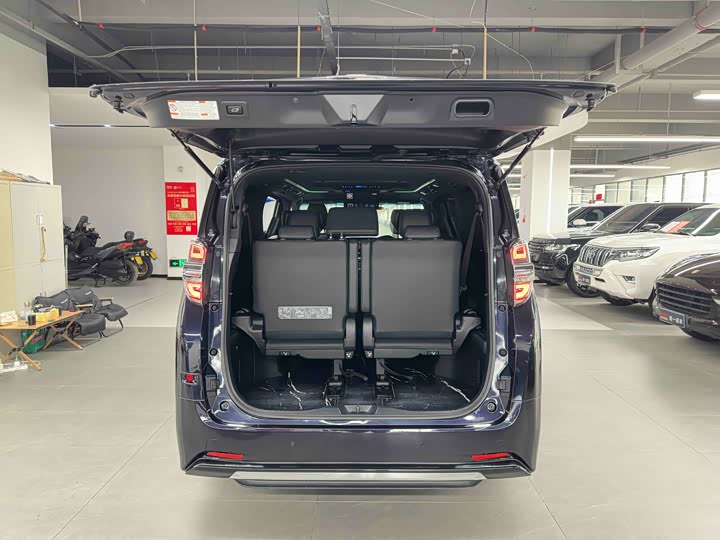 Фото 30 - Toyota Vellfire