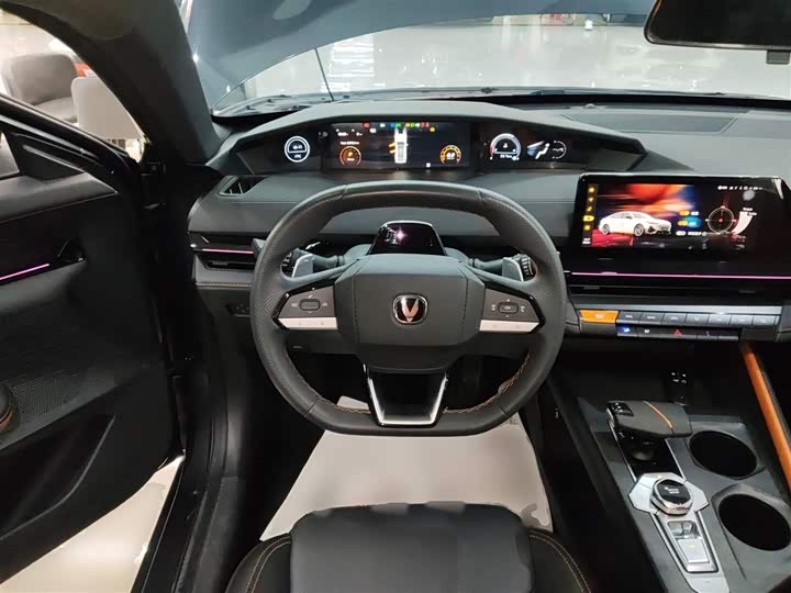 Фото 11 - Changan UNI-V