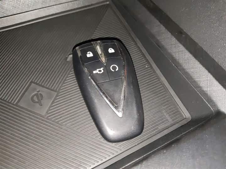 Фото 9 - Changan UNI-V