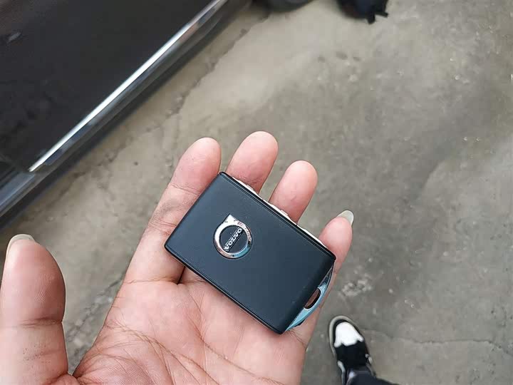 Фото 11 - Volvo S90