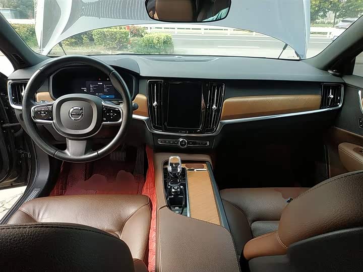 Фото 12 - Volvo S90