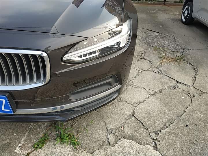 Фото 15 - Volvo S90