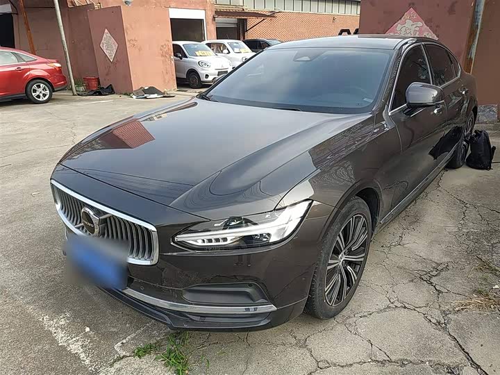 Фото 2 - Volvo S90