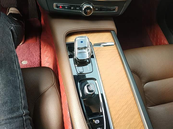 Фото 6 - Volvo S90