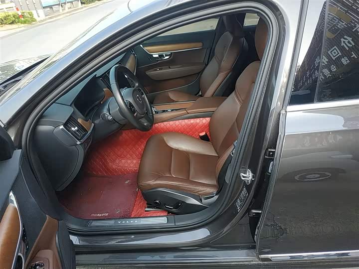 Фото 7 - Volvo S90