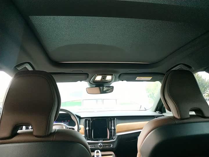 Фото 8 - Volvo S90